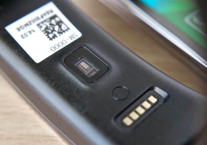 Polar H10 Review 2026: The Gold-Standard Heart Rate Strap Samsung Galaxy S5 with Gear Fit smartwatch